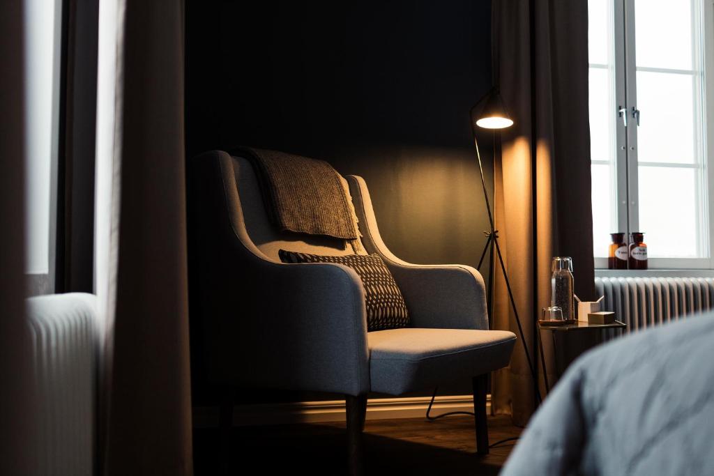 Posezení v ubytování Stilleben Hotell