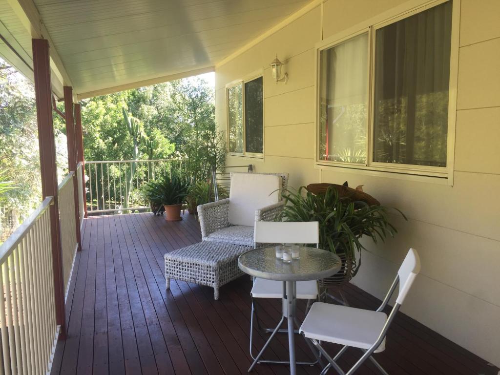 Bright & Beautiful Home On The Hills! - Two-Bedroom Chalet