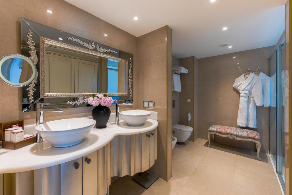 A bathroom at CVK Taksim Hotel Istanbul