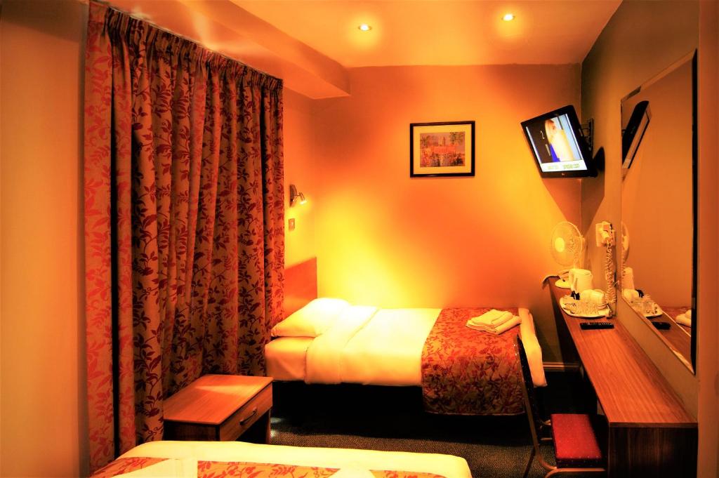 Westbury Hotel - Resim 8