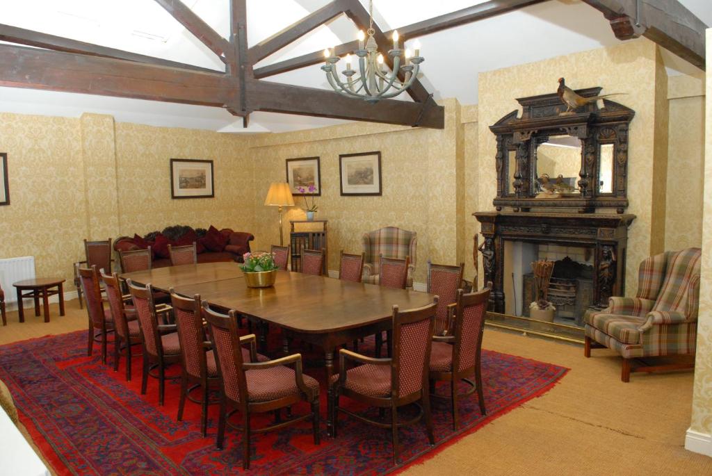Gallery image of Londonderry Arms Hotel in Carnlough