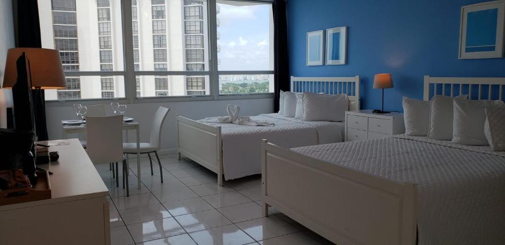 Castle Beach Club Apartments - Studio Apartment