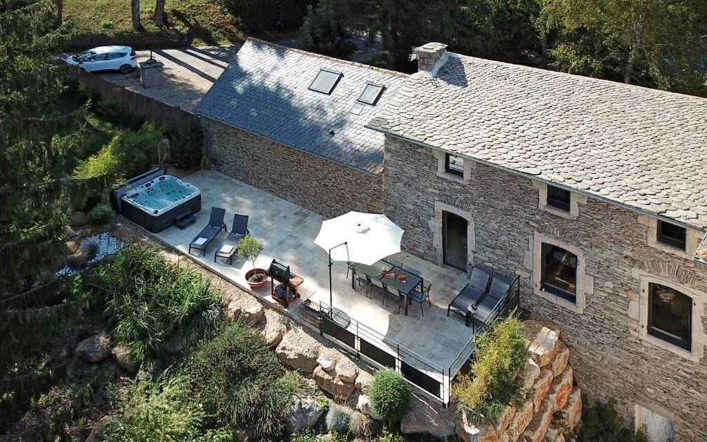 Gites Domaine du Charouzech - Maison De Quatre Chambres