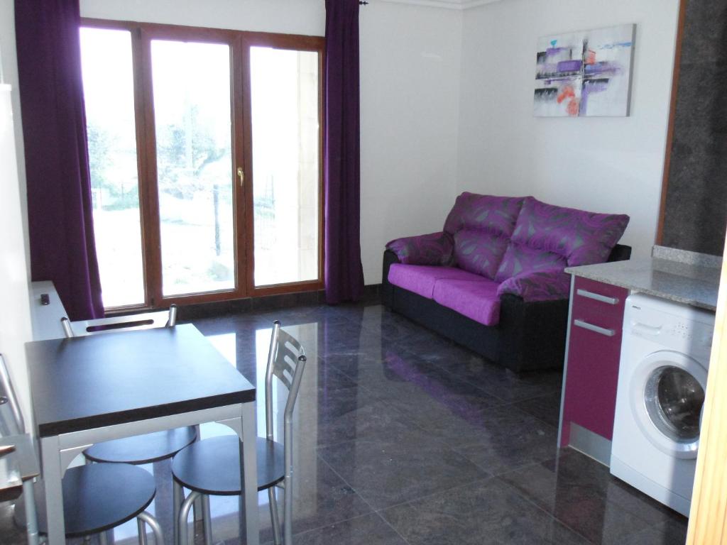 Posedenie v ubytovaní Apartamentos Turisticos Estrella del Alemar