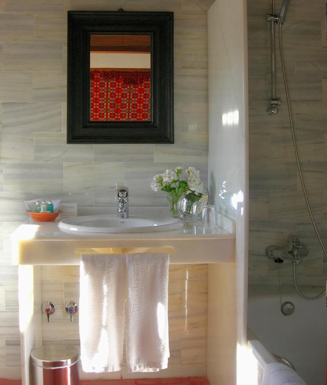 Hotel Santa Isabel La Real - 18