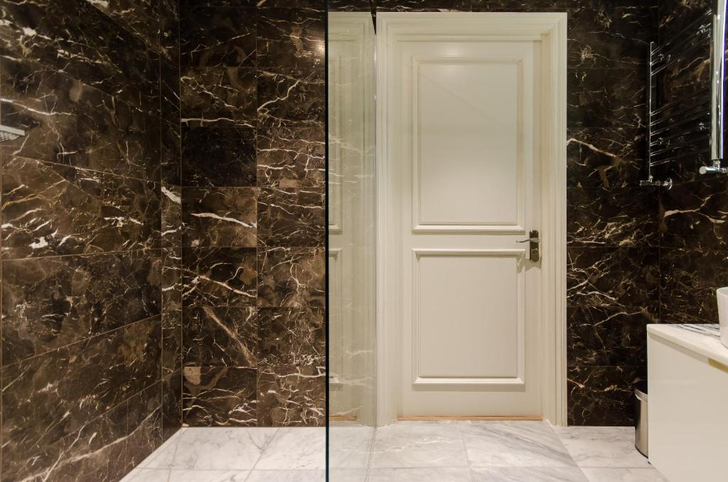 Old Town Premium Kazimierz Apartments - 17