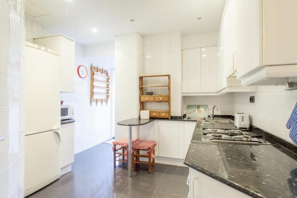 Kuchyňa alebo kuchynka v ubytovaní Apartamento Ruzafa Centro II