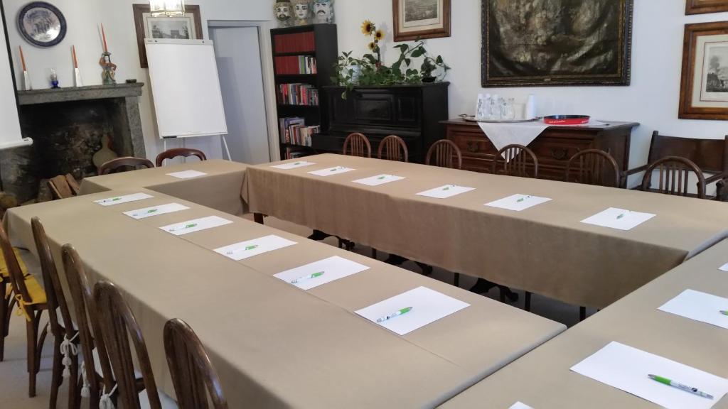 A área empresarial e/ ou a sala de conferências de Hotel Soazza