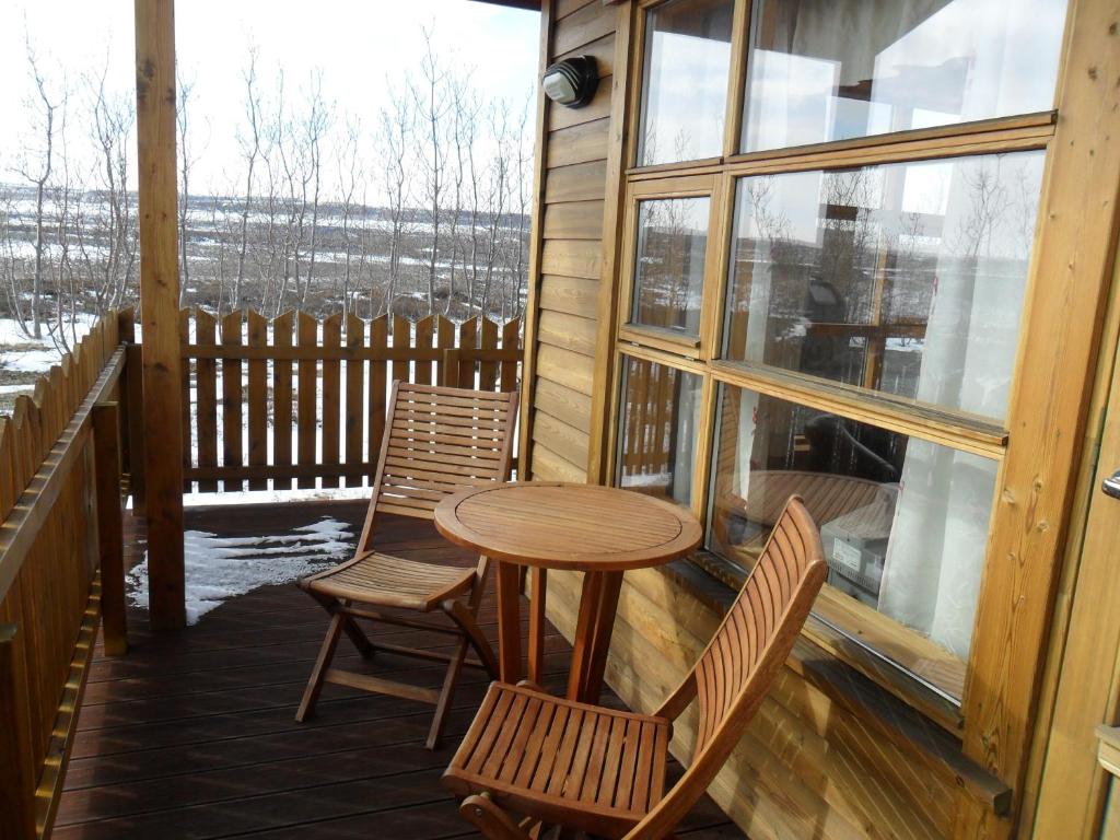 Svalir eða verönd á Ekra Cottages
