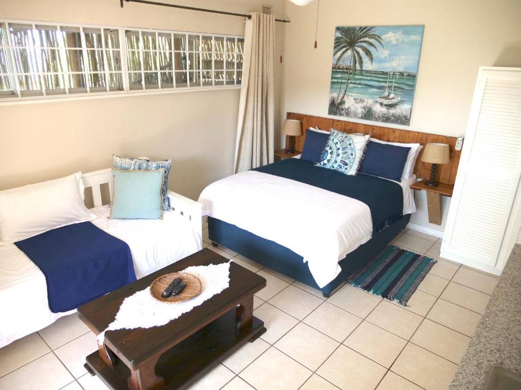 Ansteys Beach Self Catering Apartments - 