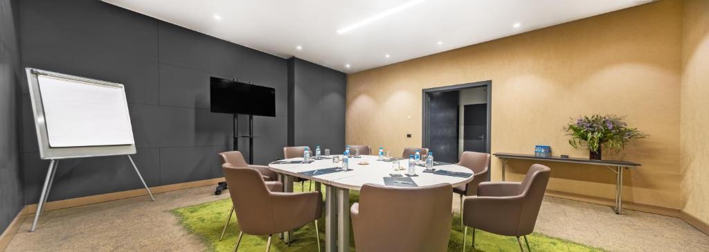 Aravaca Village Hotel - Resim 40