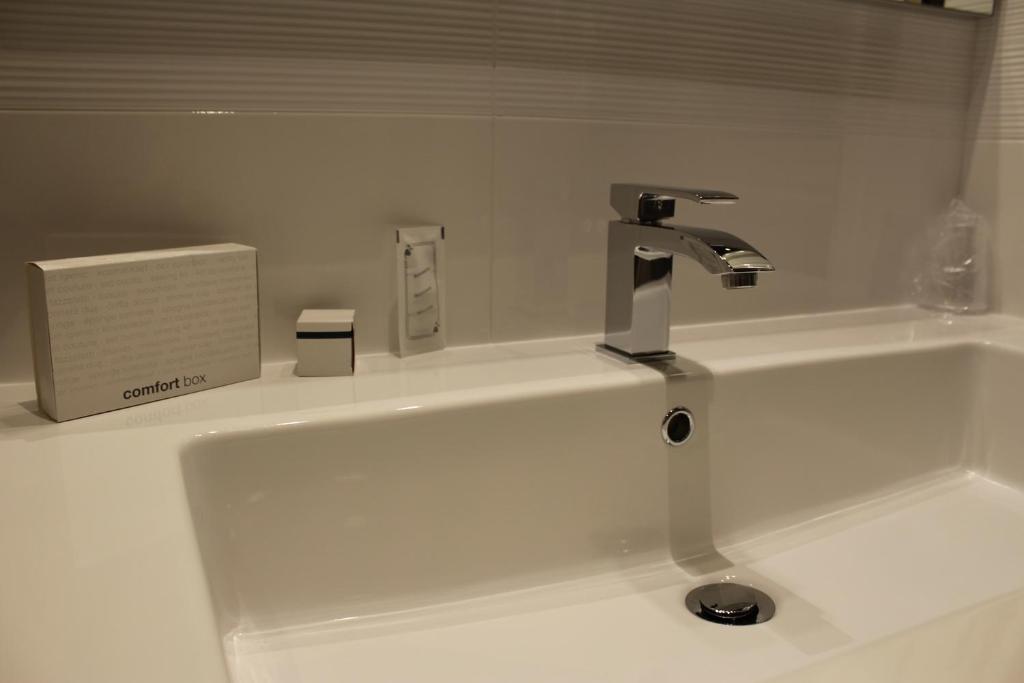 Hotel Aquila - Quarto Individual Deluxe Com Varanda