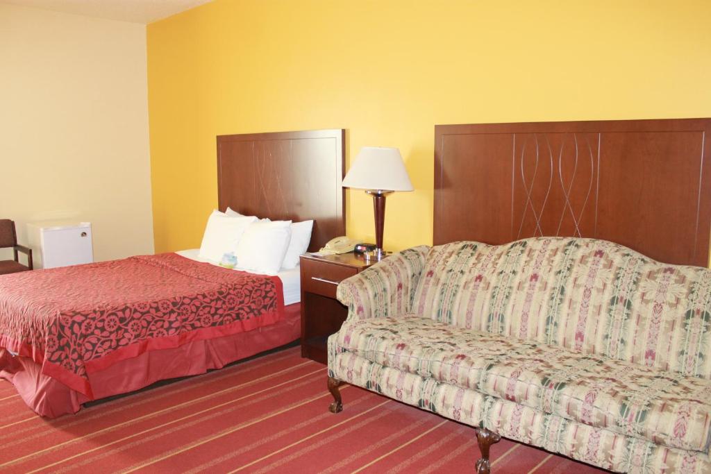 Days Inn by Wyndham Walcott Davenport - Suite Con Cama Extragrande - No Fumadores