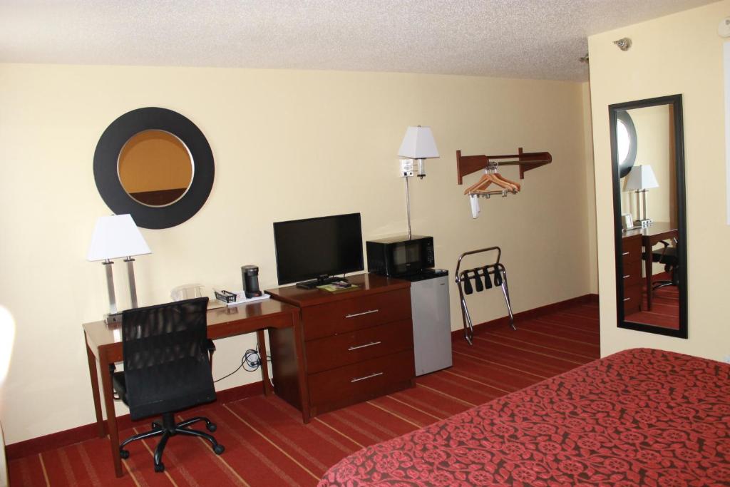 Days Inn by Wyndham Walcott Davenport - Habitación Con Cama Grande - Fumadores