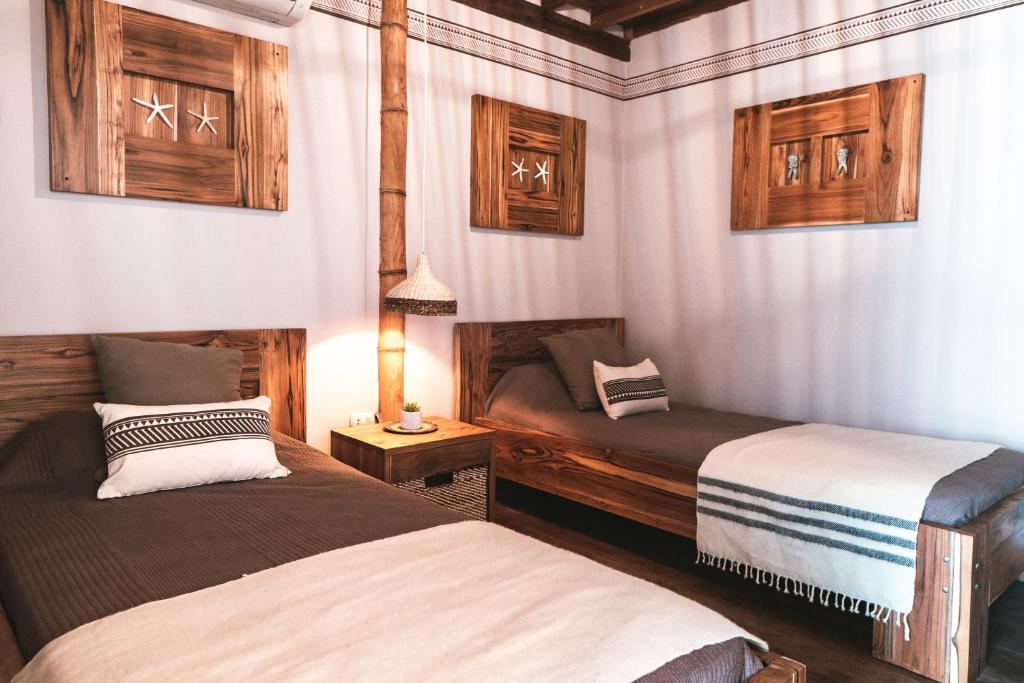 Tiki Limbo - Dwin Room