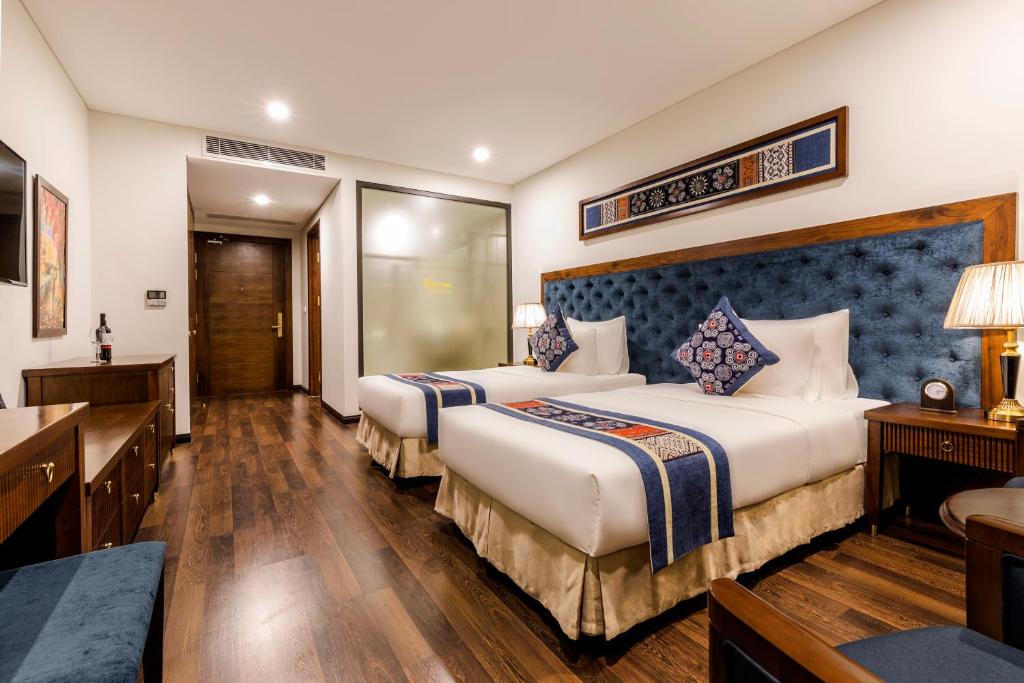 Phòng Deluxe 2 Giường Đơn Có Ban Công Và Tầm Nhìn Ra Một Góc Biển