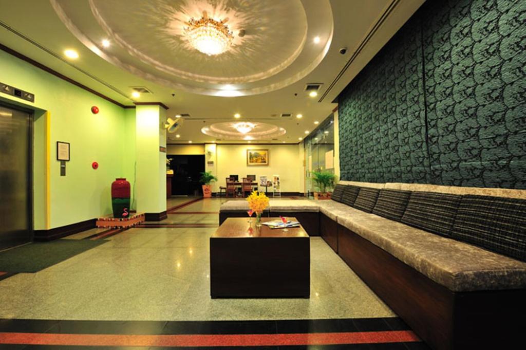 Posezení v ubytování Thipurai City Hotel