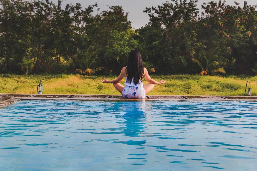 Bazén v ubytování Sigiriana Resort by Thilanka nebo v jeho okolí