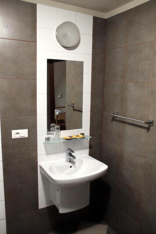 Dom Gości Opactwa Benedyktynów - Triple Room