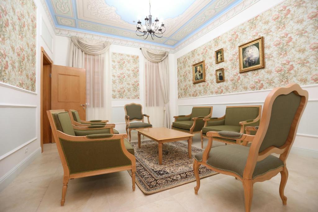 Posezení v ubytování Sergei Palace Hotel