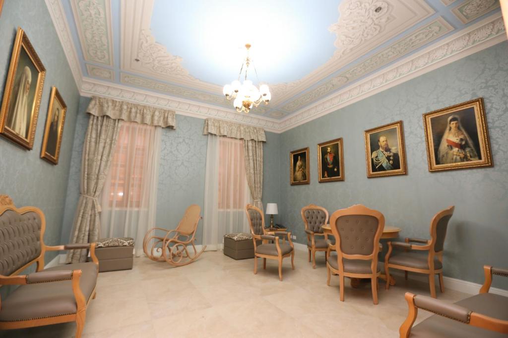 Posezení v ubytování Sergei Palace Hotel