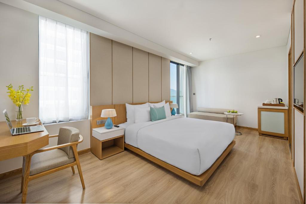 Special Offer - Grand Suite Two-Bedrooms Ocean View with Balcony
