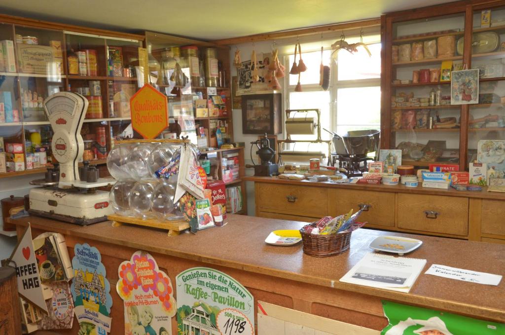 Kuchyň nebo kuchyňský kout v ubytování Hotel Alpenrose gut schlafen & frühstücken