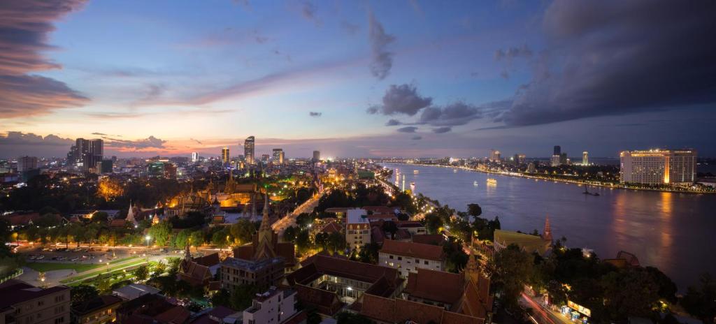 Nespecifikovaný výhled na destinaci Phnompenh nebo výhled na město při pohledu z hotelu