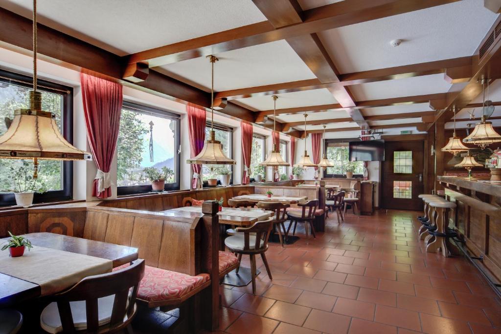 Restaurace v ubytování Hotel Schwarzbachhof