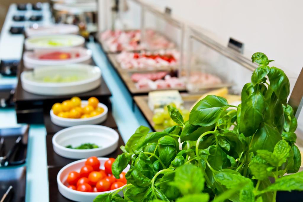 Friday Hotel - Resim 14