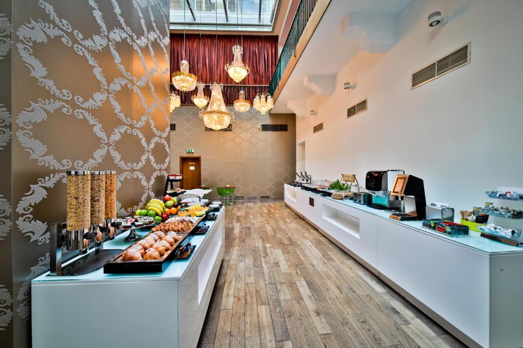Friday Hotel - Resim 4
