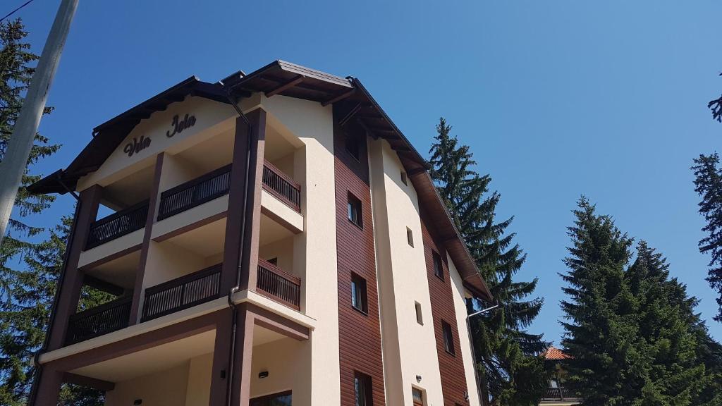 Pastatas, kuriame yra šie apartamentai