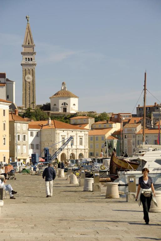 Nespecifikovaný výhled na destinaci Piran nebo výhled na město při pohledu z bed and breakfast