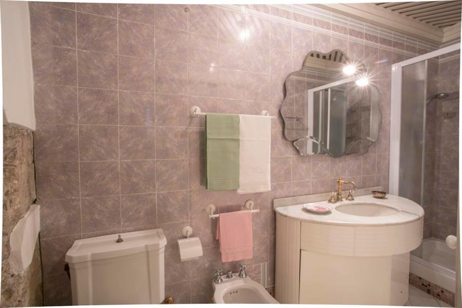 Kúpeľňa v ubytovaní Luxory suite su Lungarno