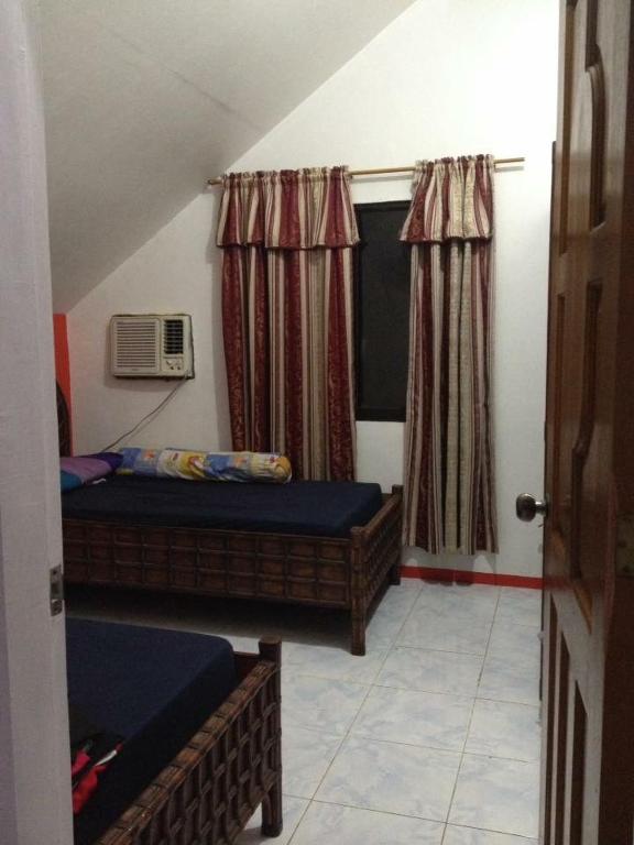 Pingarons Apartelle - Apartment With Balcony