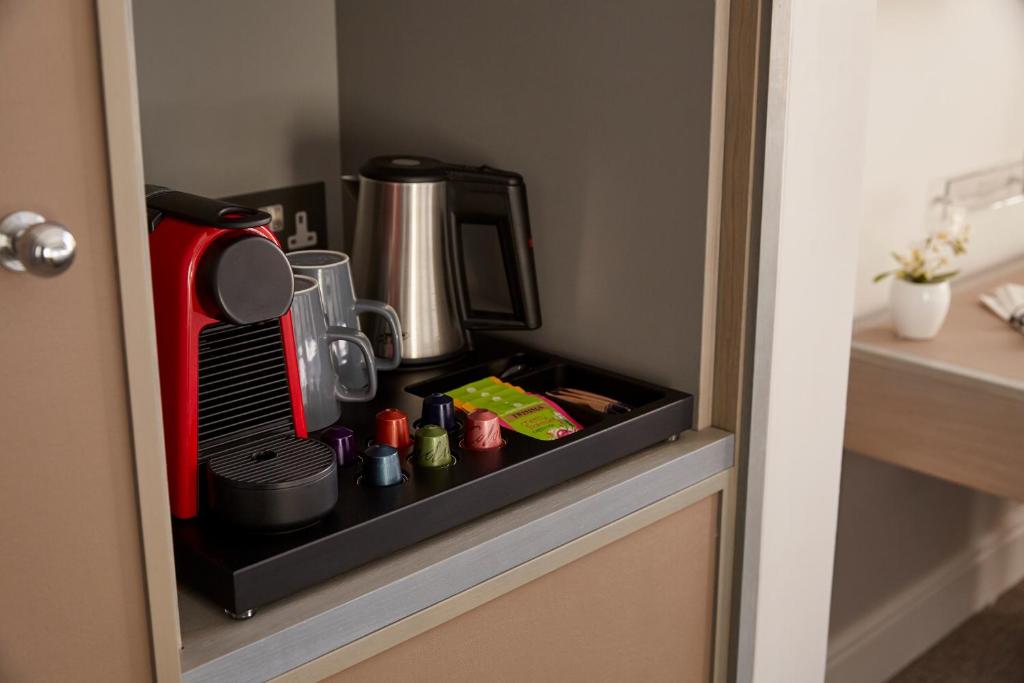 54 Queen's Gate Hotel