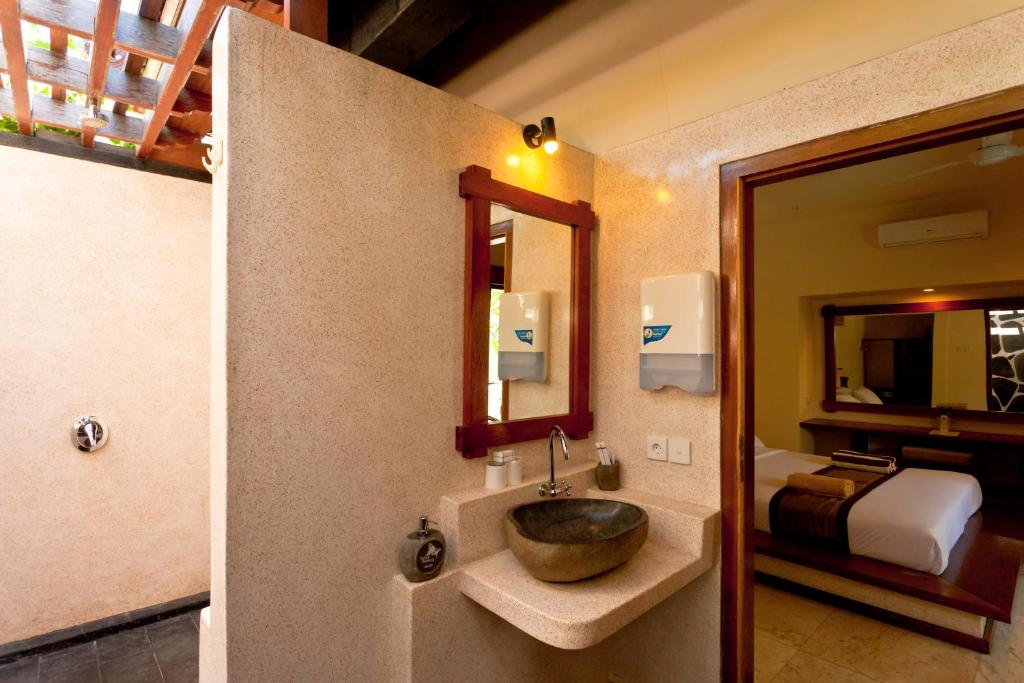 Koupelna v ubytování Taman Senang - Private Pool Villas - Gili Air