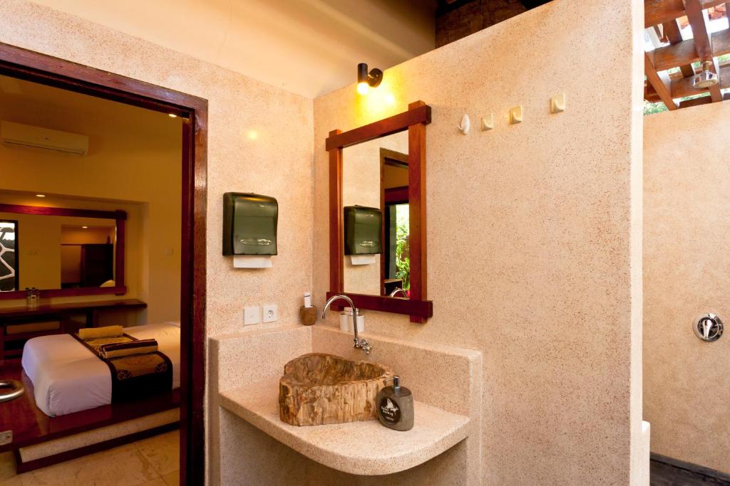 Koupelna v ubytování Taman Senang - Private Pool Villas - Gili Air