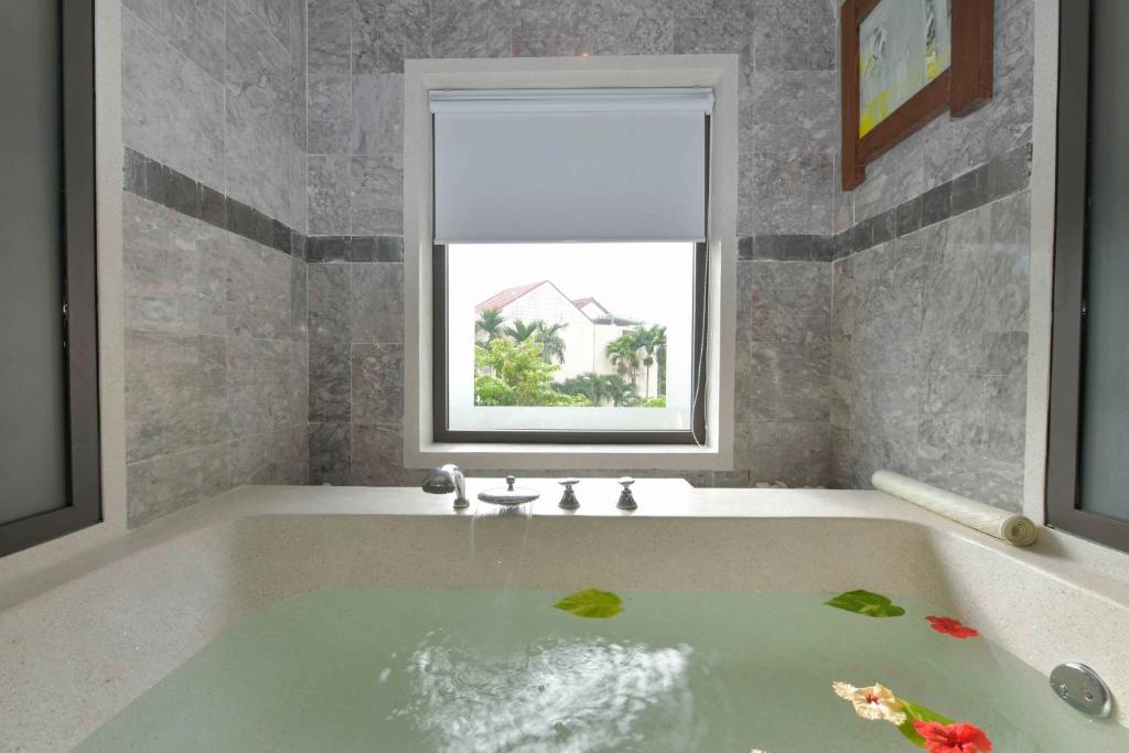 Phòng Grand Deluxe Giường đôi/2 Giường đơn với Ban công