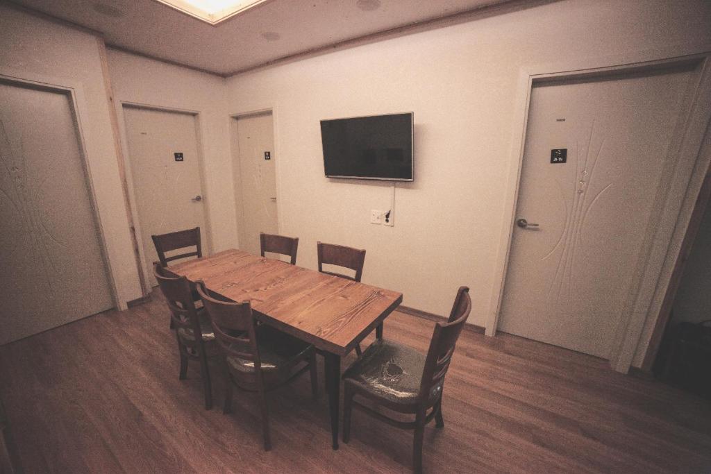 TV a/nebo společenská místnost v ubytování Wansangolgh Guest House