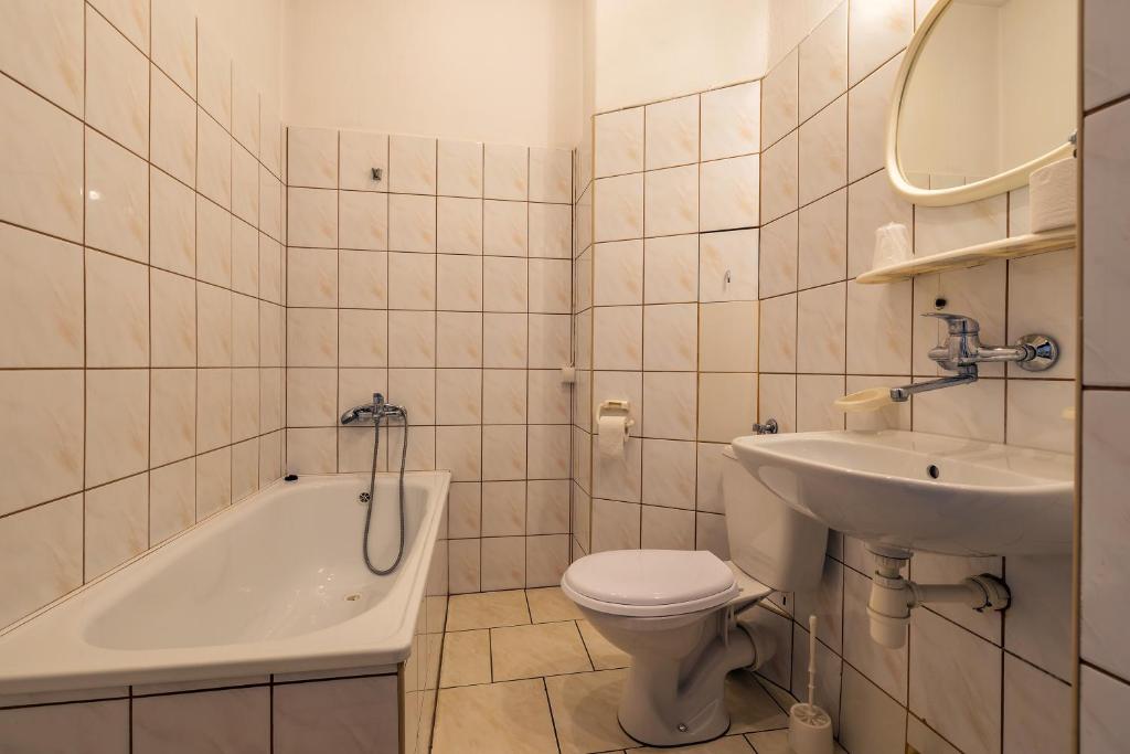 Uma casa de banho em Savoy Wrocław