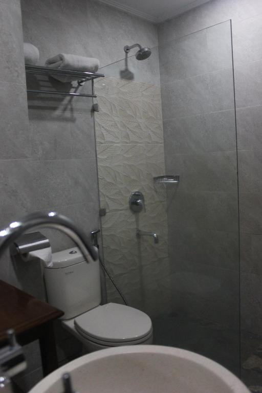 Koupelna v ubytování Onih Hotel