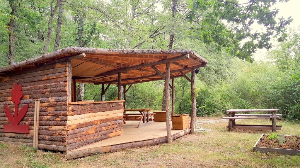 Fotografie z fotogalerie ubytování Cabanes Sainte Camelle v destinaci Saint-Victor-Rouzaud