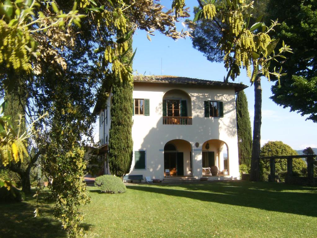 Ogród w obiekcie "Alle Montanine" Villa Poggio