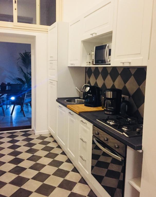 Kuchyňa alebo kuchynka v ubytovaní CLUVERIO11 LUXURY APARTMENT