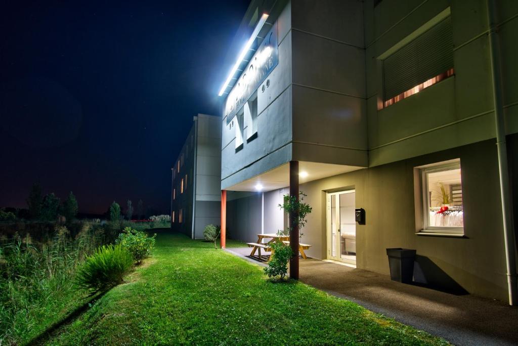 Zahrada ubytování Adonis Hotel Bayonne
