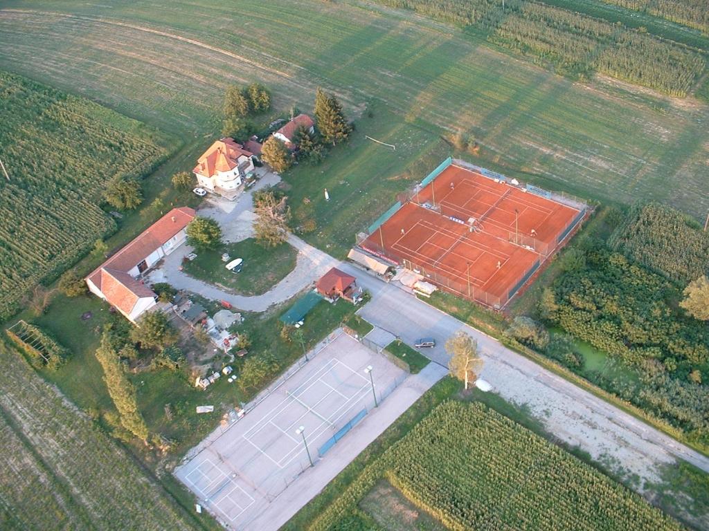 Letecký snímek ubytování Mir