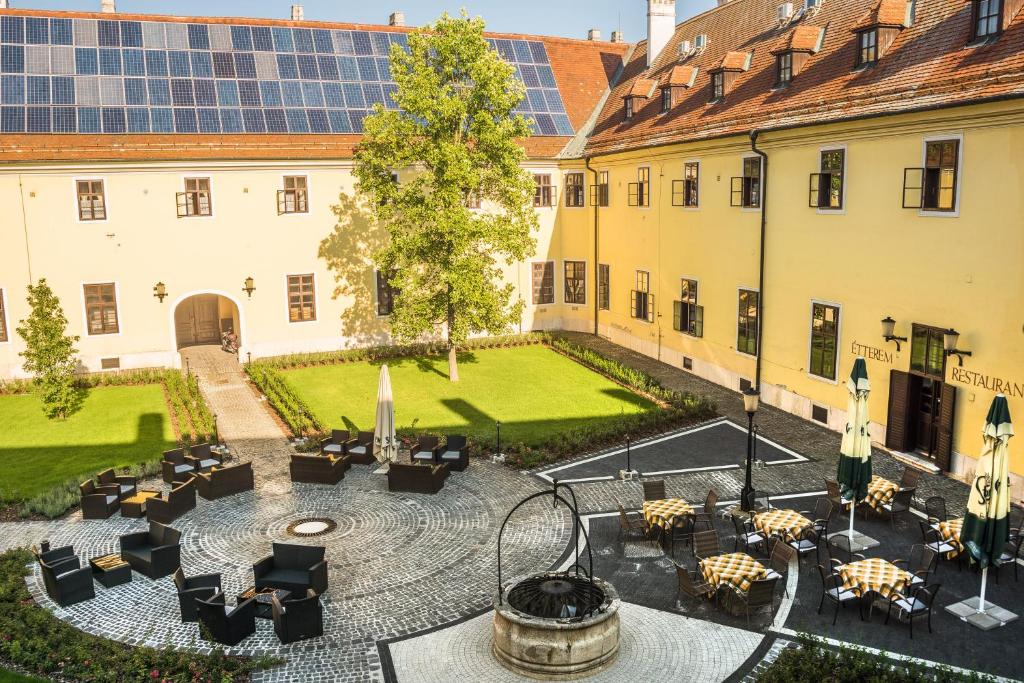 Zahrada ubytování Hotel Klastrom