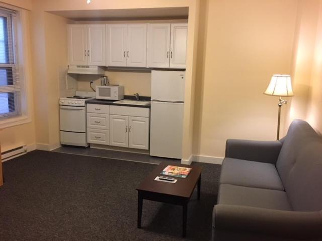 Washington Plaza - Portland - One-Bedroom Apartment