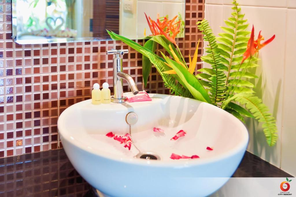 The Orange Resort - Resim 41